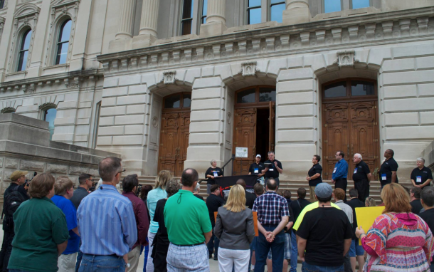 Todd Ferrel Speaks to Members of The Evangelical Network on IN Statehouse steps
